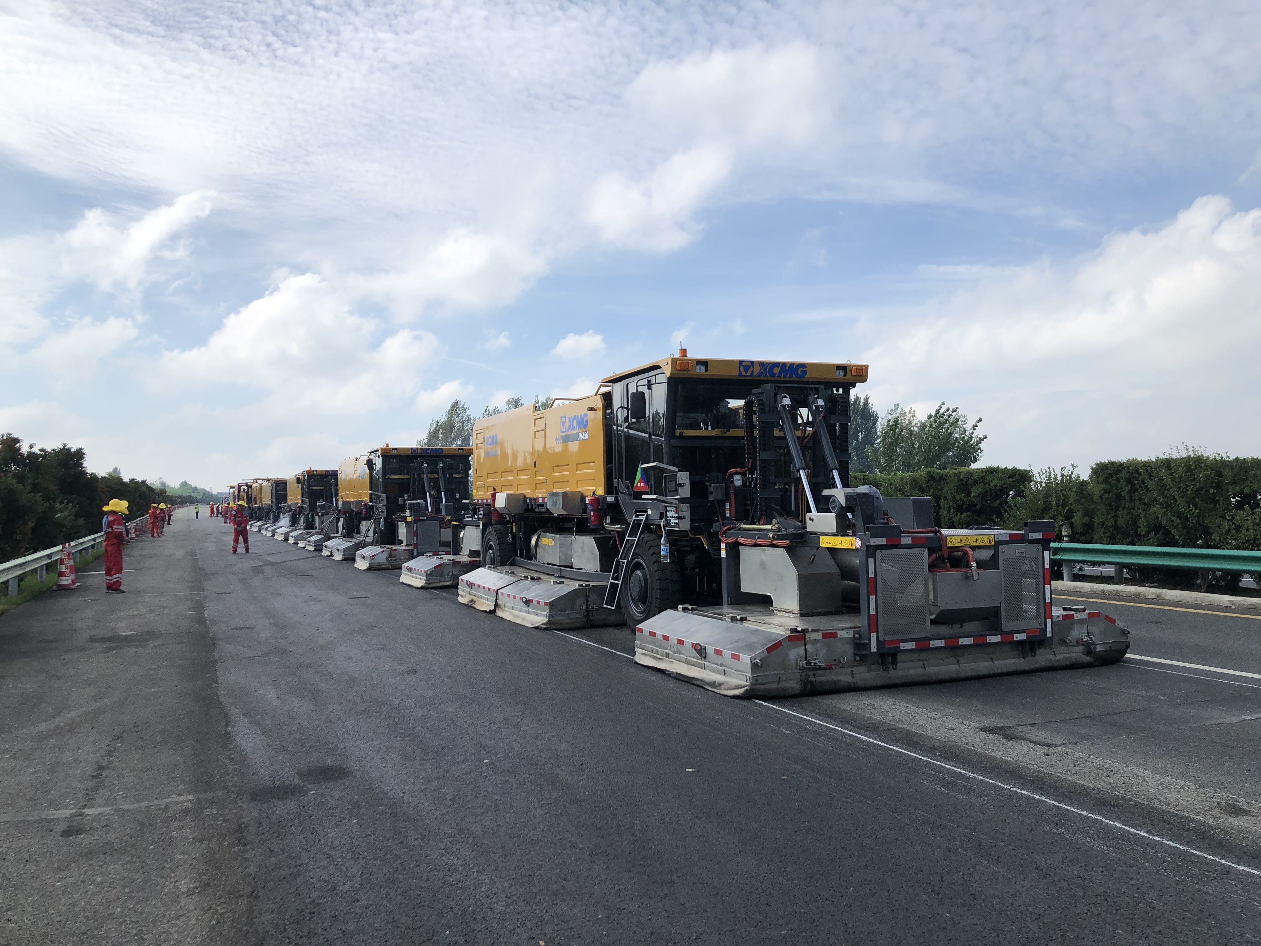 Jiangsu G4011 Yangli Expressway (Zhenjiang–Liyang) — hot in-place recycling (HIR)